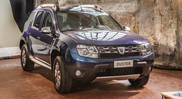 La Dacia Duster è disponibile nella Serie Speciale Family a partire da 12.600 euro in allestimento Ambiance, trazione 4x2 e motore 1.6 115cv Euro 6 dotato di Start/Stop