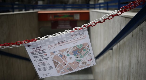 Roma, metro Repubblica: l'apertura slitta a luglio