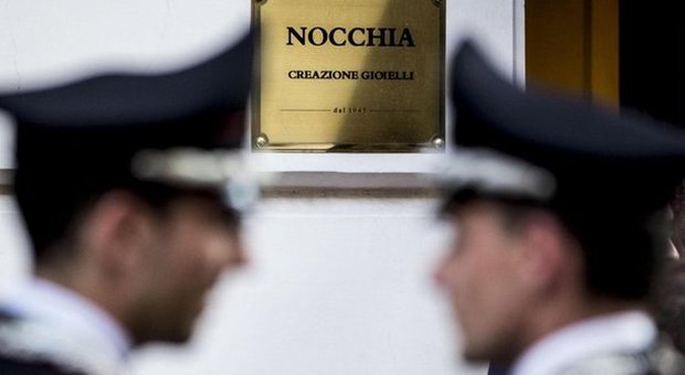 Preso il presunto killer del gioielliere di Prati, Renzi e Marino: «Grazie ai carabinieri»