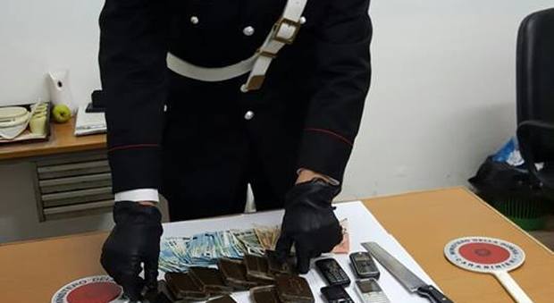 Marano, droga in auto: carabinieri arrestano 2 incensurati