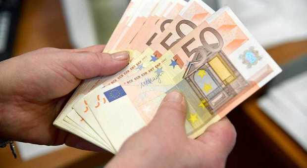 Baronissi, impiegato intasca 10 mila euro di tasse comunali: sotto indagine