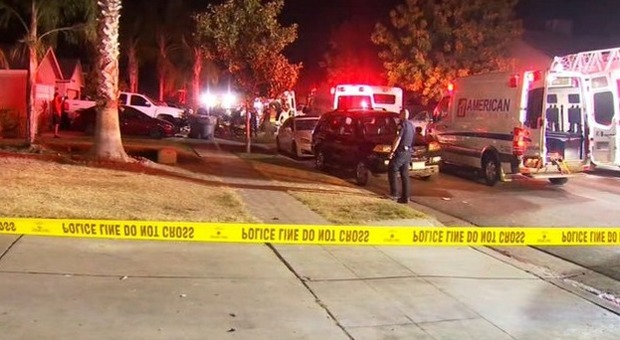 Californa, strage al party, entra nel giardino di una casa e spara: 4 morti e 6 feriti Video