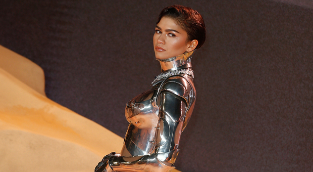 Zendaya e l'abito-robot alla première di Dune 2: «Stavo per svenire, ho capito subito che era una cattiva idea»