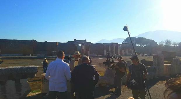 Morgan Freeman negli Scavi di Pompei: i turisti impazziscono