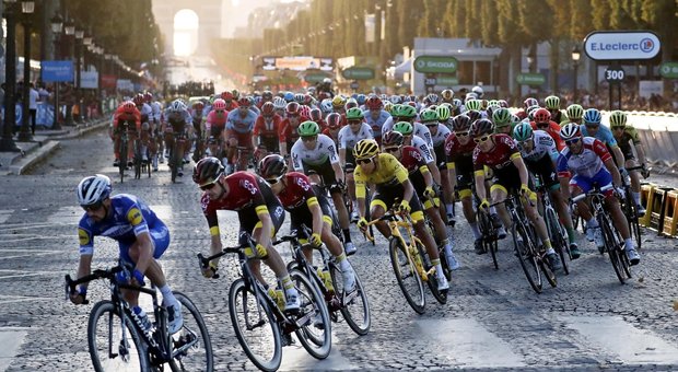 Coronavirus, Tour de France verso il rinvio, giovedì vertice UCI con le grandi corse a tappe