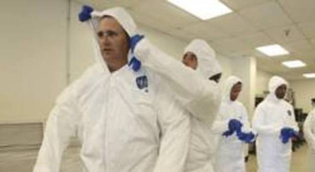 Allarme ebola: "Personale e attrezzature, Italia impreparata". Anche l'Oms fa mea culpa