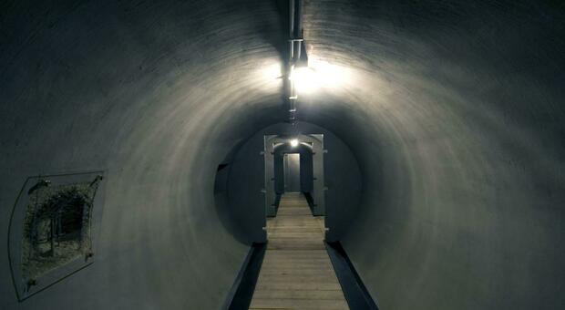 I bunker esistono in Italia? Dalle ville di Mussolini ai tunnel borbonici, ecco la mappa segreta