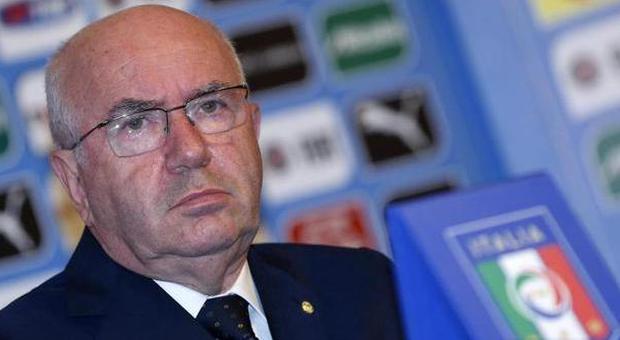 Tavecchio, ancora polemiche su frasi «razziste»: inchiesta Uefa