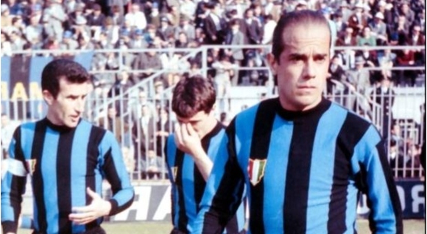 Addio a Luisito Suarez, l'architetto del calcio aveva 88 anni: con l'Inter ha vinto due volte la Coppa dei Campioni