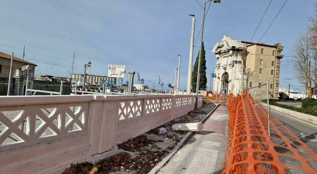 Ancona, boulevard stregato: una variante allunga i tempi