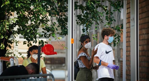 Coronavirus a Napoli, il manager del Cotugno: «Settimana decisiva per avere un'idea della diffusione del contagio»