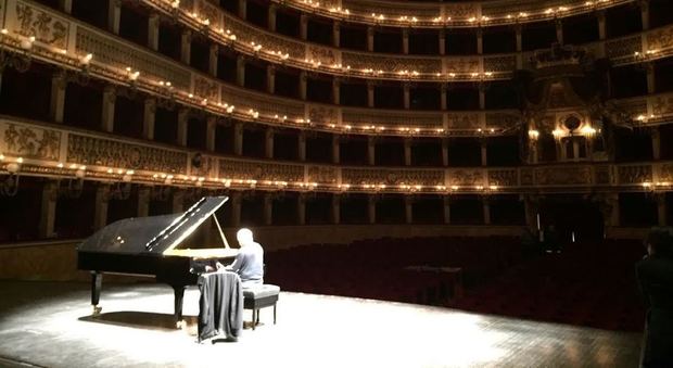 Barenboim con il suo pianoforte per la prima volta al San Carlo