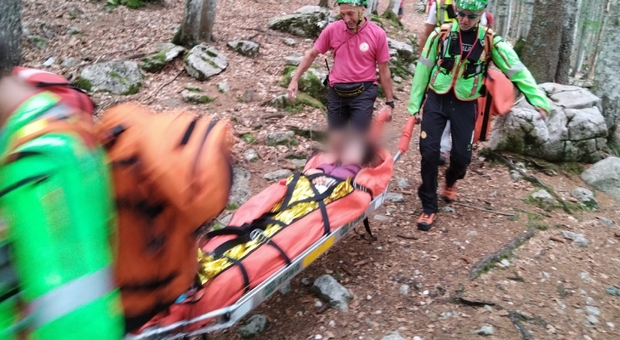 Escursionista ucraina cade sul sentiero: salvata dal Soccorso Alpino
