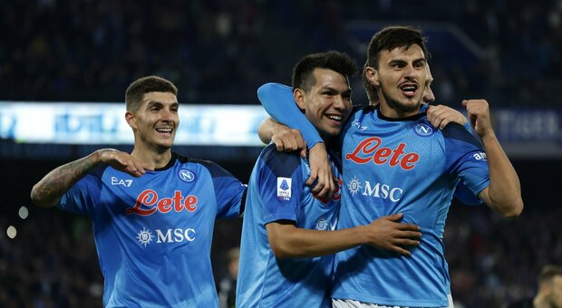 Il Napoli non si ferma più: 2-0 all'Empoli e decima vittoria consecutiva in campionato