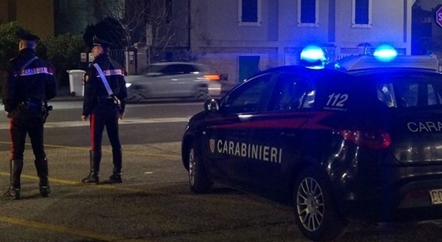 Osimo, ubriachi al volante, spinelli e guida pericolosa: raffica di multe e denunce dei carabinieri
