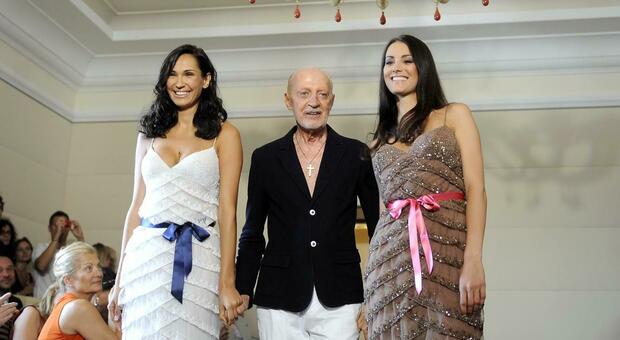 Lorenzo Riva, morto lo stilista amato dalle star: aveva 85 anni. Chiudeva le sfilate con i suoi celebri abiti da sposa