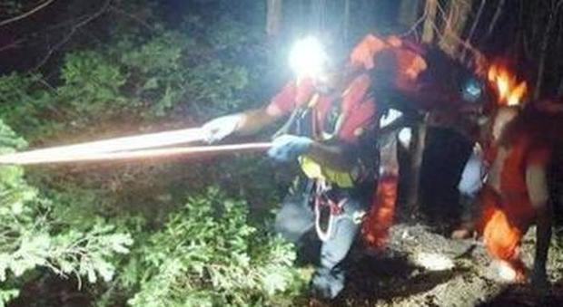 Cade sul ghiaccio sul sentiero del Lussari alle 4 di notte: ferita 42enne