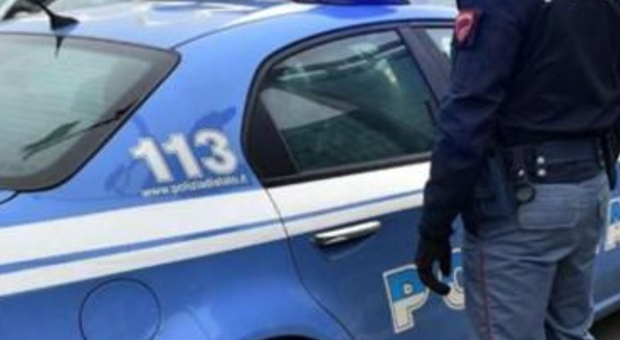 Roma, picchia la ex in strada e la riduce in fin di vita: l'aggressione choc vicino alla fermata della metro
