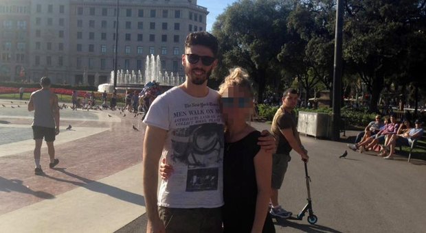 Luca Sacchi ucciso a Roma, la fidanzata: «Ho cercato di fermare il sangue con le mani»