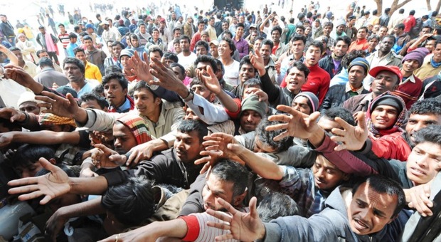 Piano migranti, Alfano: «Tre ogni mille abitanti»