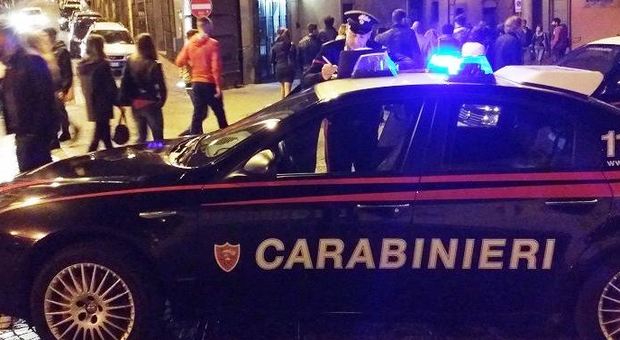 Napoli, petardi sui passanti a via Foria: la babygang del sabato sera