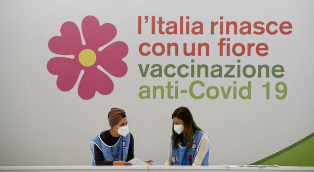 Lazio, vaccino, al via il 65enni ma si parte con i sani. Caos per le dosi Astrazeneca saltate