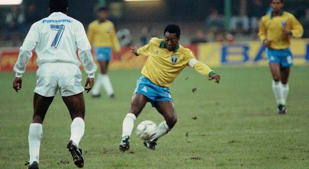 Morto Pelé, il mondo piange O Rey: da lustrascarpe ai trionfi dei record