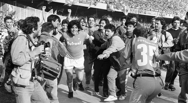 Maradona uno scugnizzo di Napoli, quanta emozione per l'anteprima
