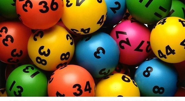 Lotto, le estrazioni del 25 marzo e i numeri vincenti del Superenalotto