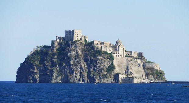 Ischia vieta l'accesso ai turisti residenti in Veneto e Lombardia
