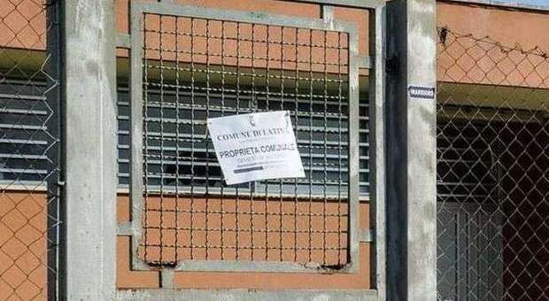 Latina, operazione "Don't touch" il Comune si riprende l'impianto sportivo di Campo Boario