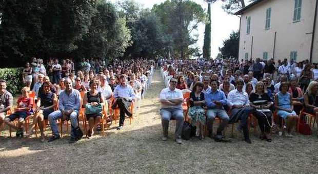 Pesaro, cerimonia di fine scuola a Villa Caprile Premiati 226 diplomati con 100. Tutti i nomi
