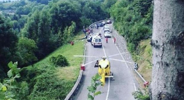 Brescia, tragedia al rally: auto esce di strada e uccide un commissario di gara