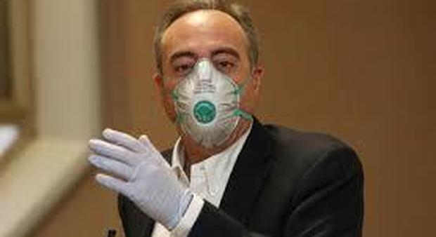 Coronavirus in Lombardia, 166 morti nelle ultime 24 ore ma calano le terapie intensive. Preoccupa Milano: contagi in aumento