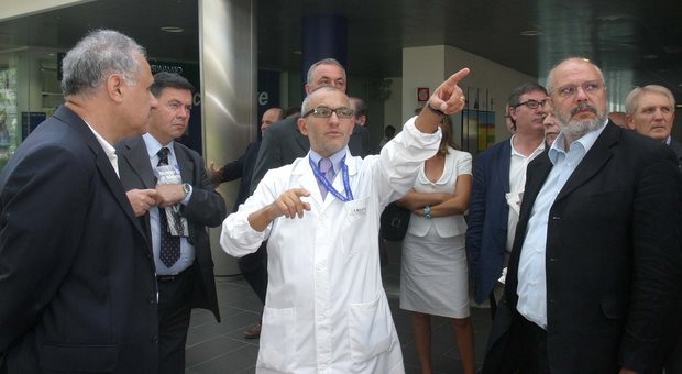 Onofrio Lamanna, nel 2008, durante la presentazione del nuovo ospedale di Mestre alla commissione regionale
