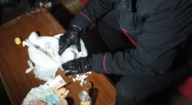 Pozzuoli, arrestati due pusher