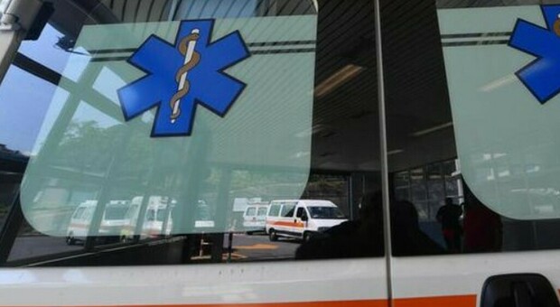 Bambino di 3 anni cade da un muretto, ricoverato a Bologna: è in gravi condizioni