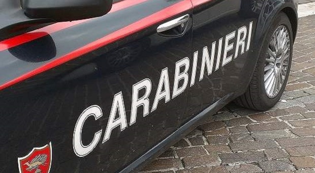Minaccia suicidio, salvo dopo 6 ore di trattative con i carabinieri