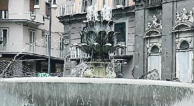 Napoli, la Fontana del Carciofo di nuovo in funzione: completato il restyling