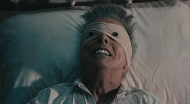 David Bowie, la rivelazione: nel suo calvario il cancro e sei infarti