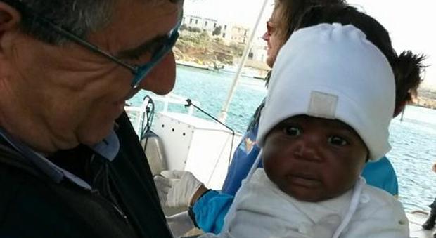 Migranti, la piccola Favor arrivata a Palermo, l'ispettrice Volpe: «E' nigeriana ed è in buone condizioni»