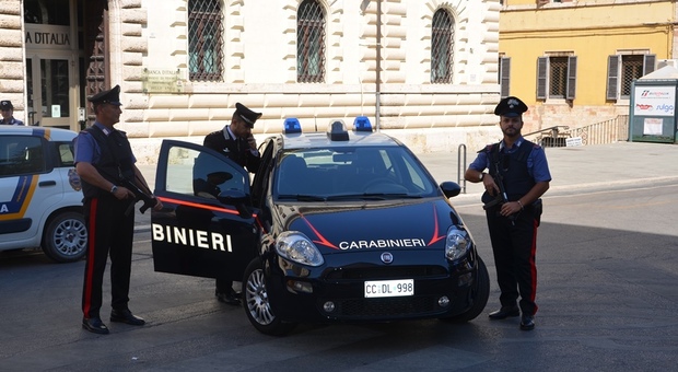 Maxi controllo dei carabinieri a Perugia, scattano multe, denunce e un arresto. Ecco cosa è accaduto