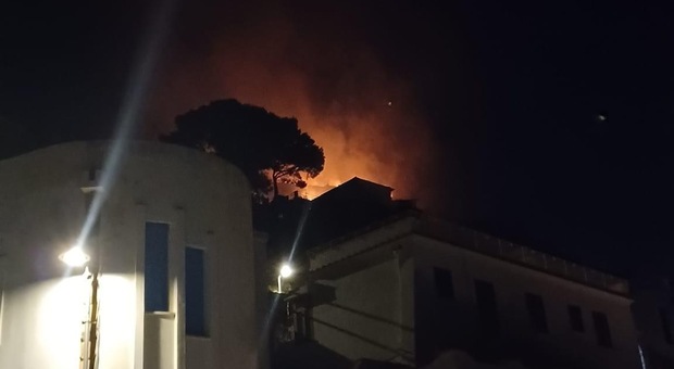 L'incendio a Praiano