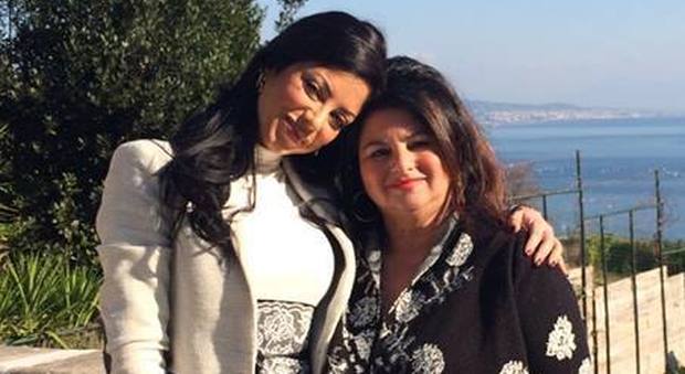 Suicida dopo video hot, la madre di Tiziana posta su Fb le foto dell'ex