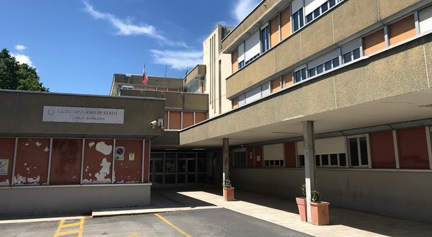 Il liceo classico Rinaldini è rimasto chiuso 2 giorni per una sanificazione