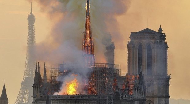 «Notre Dame, i nostri operai fumavano sulle impalcature»