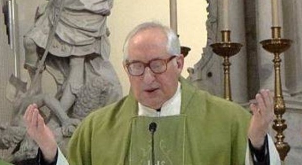 Monsignor Marco Del Fabro in una foto concessa dal sito Birl lant a messe