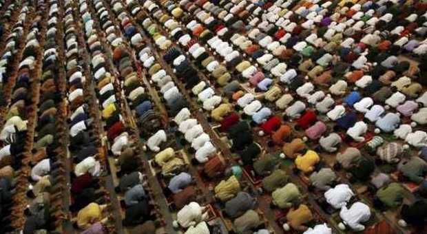 Bitonci, stop ai Ramadan in palestra: «Si deve usare solo per lo sport»