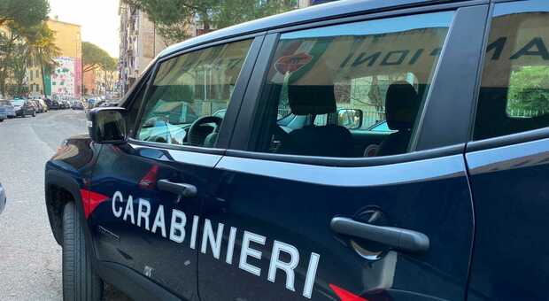 Roma, lotta al narcotraffico a San Basilio: due pusher in manette