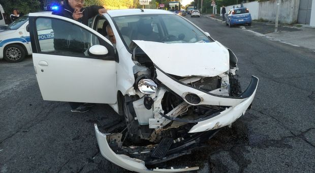 Anzio, incidente sull'Ardeatina coinvolte tre auto: un ferito grave